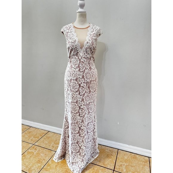Betsy adam Dresses & Skirts - Betsy & Adam White Lace Nude Lining Long Formal Bride size 8